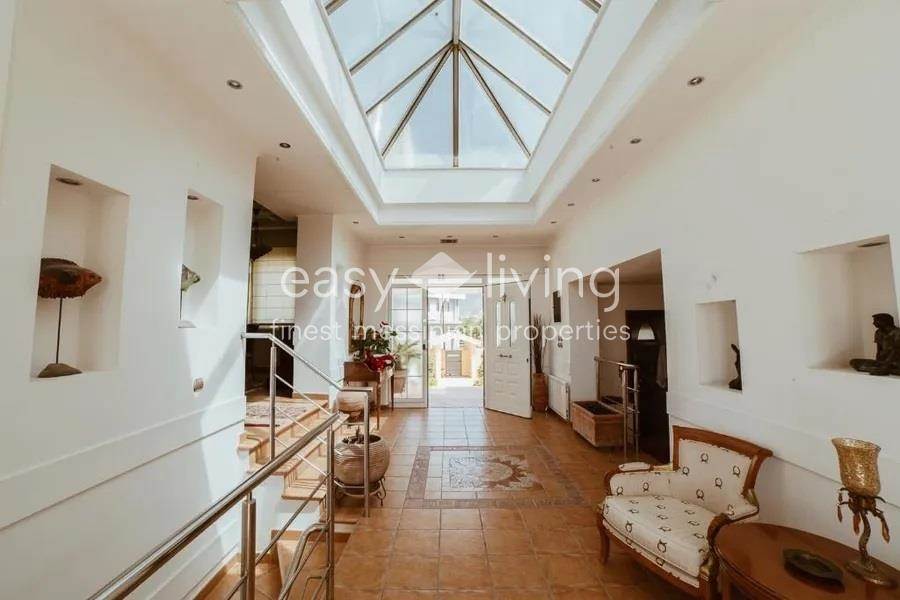 (For Sale) Residential Villa || Messinia/Kalamata - 335 Sq.m, 6 Bedrooms, 1.200.000€ 