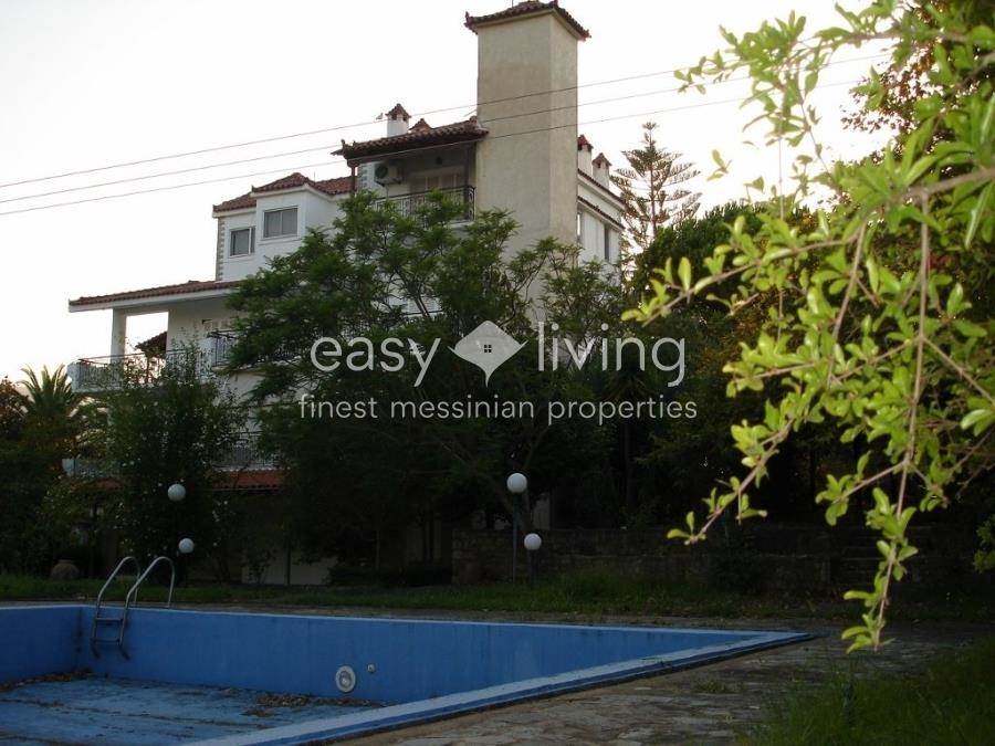(For Sale) Residential Villa || Messinia/Petalidi - 650 Sq.m, 8 Bedrooms, 2.000.000€ 